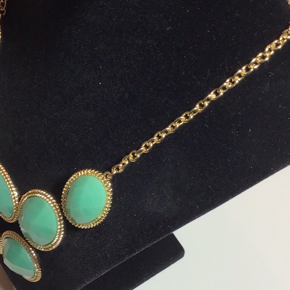 Monet green and gold necklace new - Picture 3 of 4